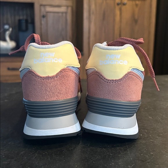 New Balance 574 Sneakers in Astral Glow Pink Butter Yellow Shoes Women’s size 8 - Picture 8 of 10